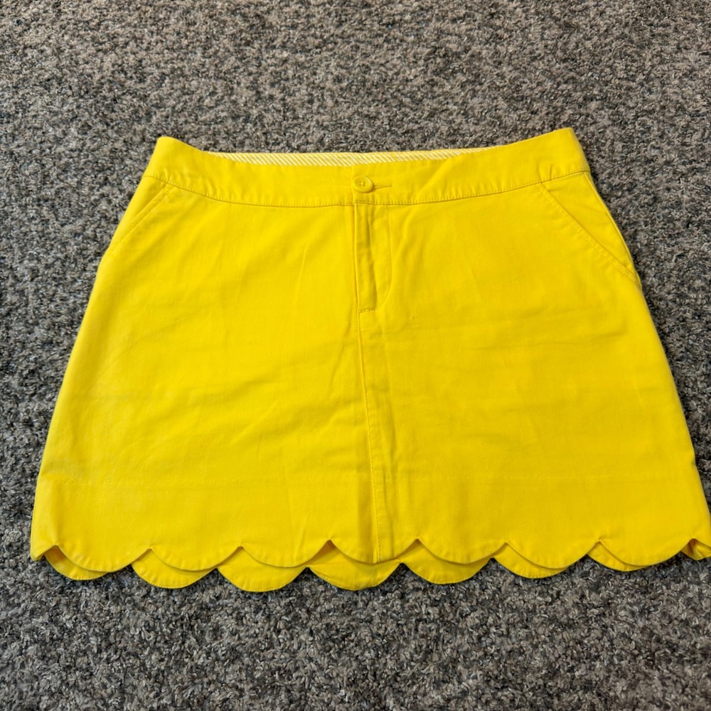 Crown & Ivy Caroline Yellow Scallop Hem Skort Womens Size 8 Preppy Mini Skirt